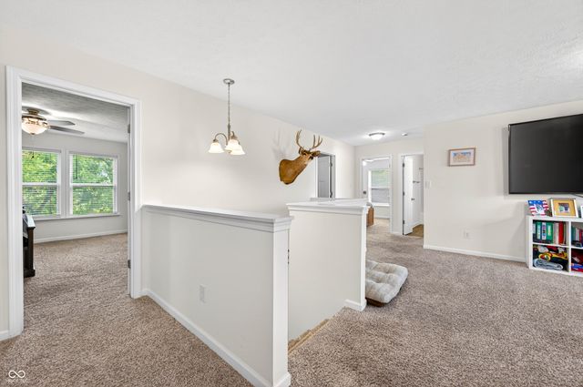 48 Manchester Drive, Trafalgar, IN 46181