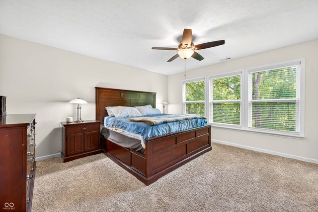 48 Manchester Drive, Trafalgar, IN 46181