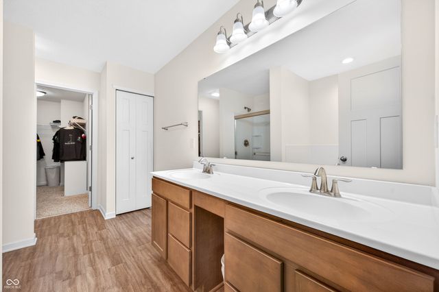 48 Manchester Drive, Trafalgar, IN 46181