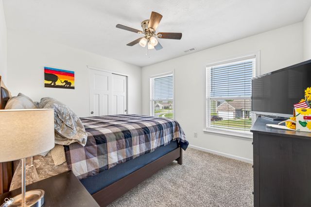 48 Manchester Drive, Trafalgar, IN 46181