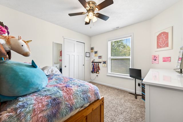 48 Manchester Drive, Trafalgar, IN 46181