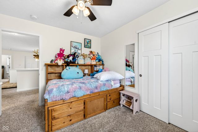 48 Manchester Drive, Trafalgar, IN 46181
