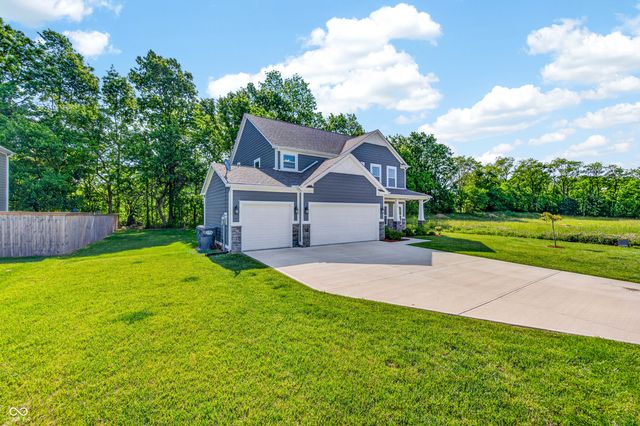 48 Manchester Drive, Trafalgar, IN 46181