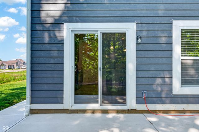 48 Manchester Drive, Trafalgar, IN 46181
