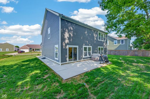 48 Manchester Drive, Trafalgar, IN 46181