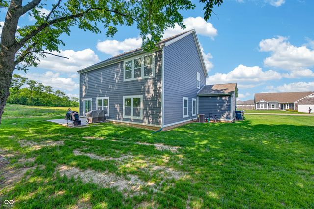 48 Manchester Drive, Trafalgar, IN 46181