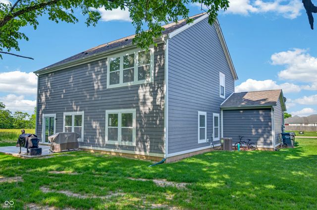 48 Manchester Drive, Trafalgar, IN 46181