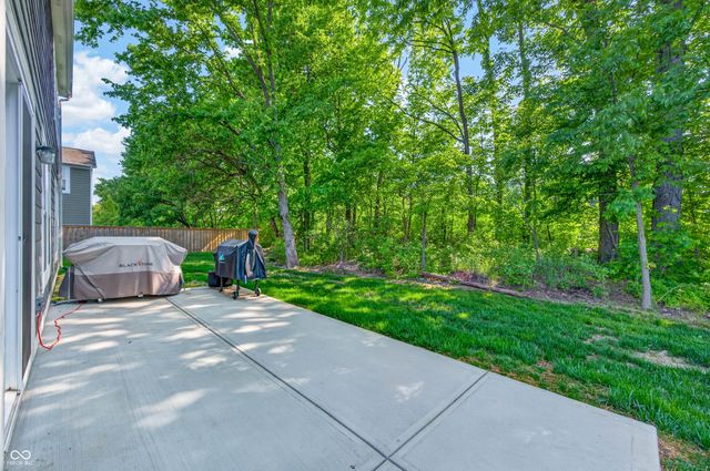 48 Manchester Drive, Trafalgar, IN 46181