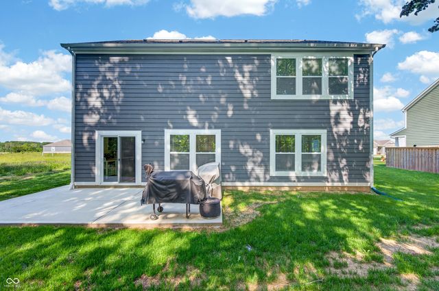 48 Manchester Drive, Trafalgar, IN 46181