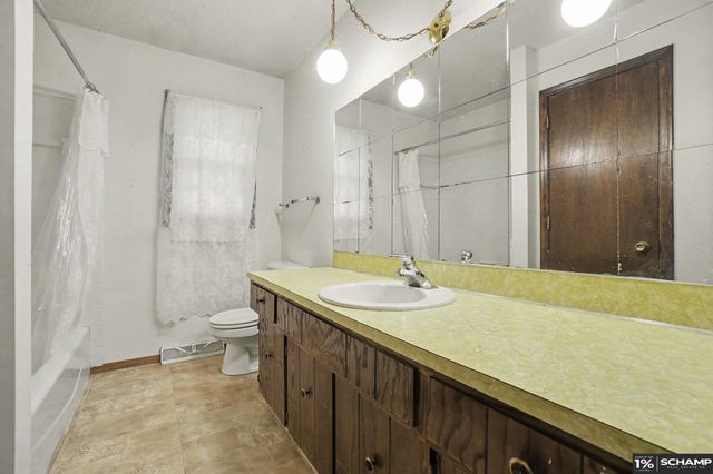 9518 Sherwood Circle, Bellevue, NE 68147