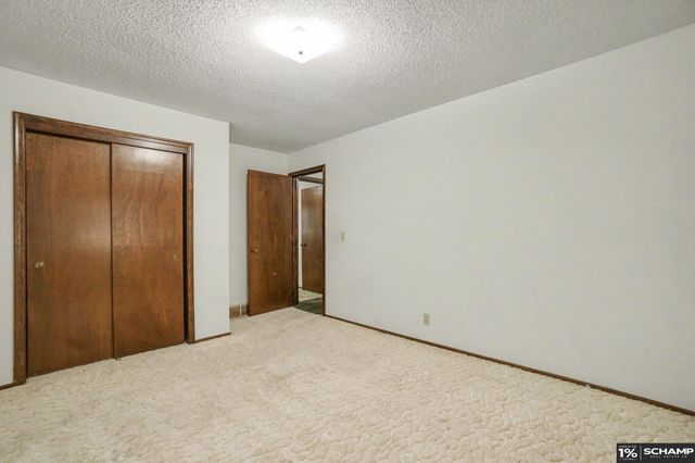 9518 Sherwood Circle, Bellevue, NE 68147