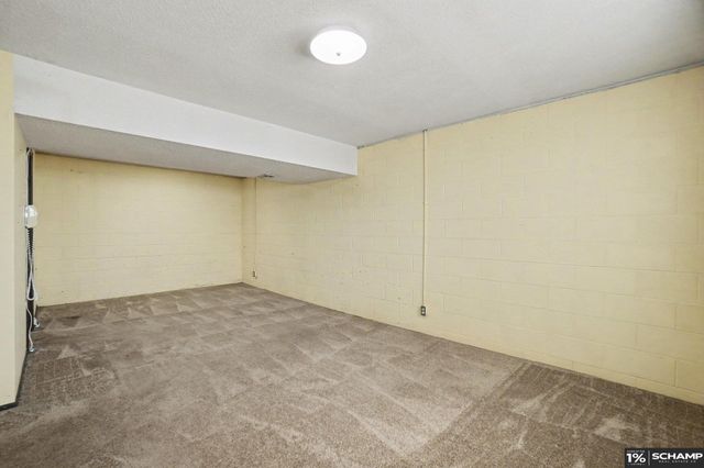 9518 Sherwood Circle, Bellevue, NE 68147