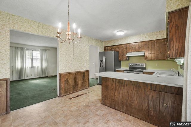 9518 Sherwood Circle, Bellevue, NE 68147