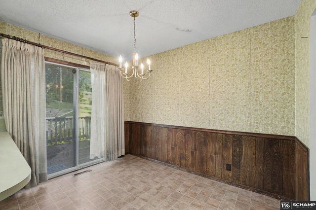 9518 Sherwood Circle, Bellevue, NE 68147