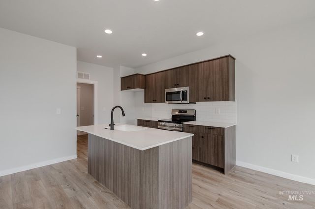2114 S Border Way, Meridian, ID 83642