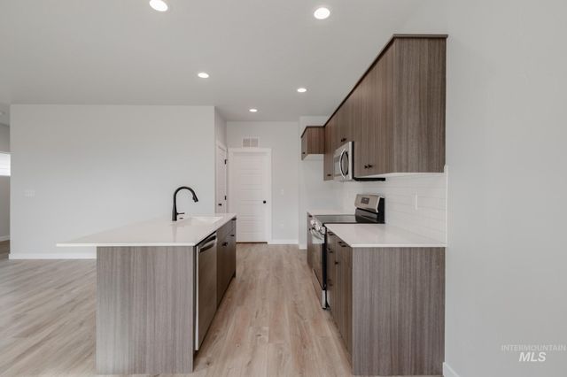 2114 S Border Way, Meridian, ID 83642