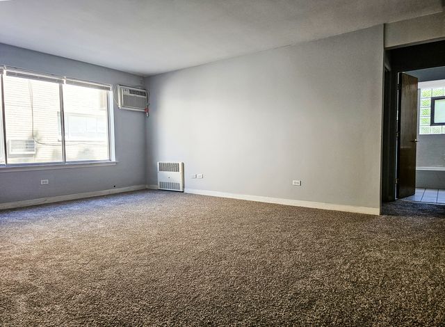1111 N Harlem Avenue 1C, Oak Park, IL 60302