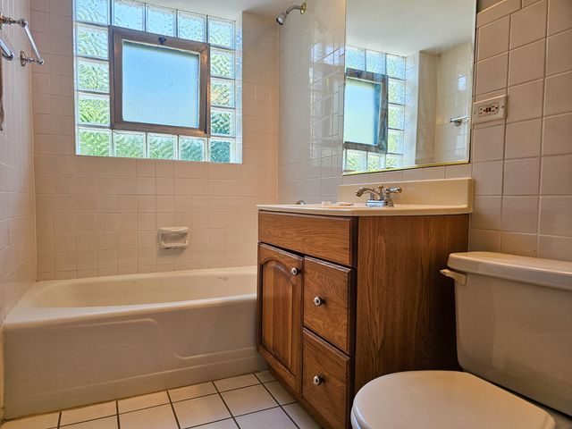 1111 N Harlem Avenue 1C, Oak Park, IL 60302