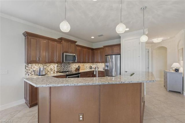 12049 Covent Garden CT 2001, Naples, FL 34120