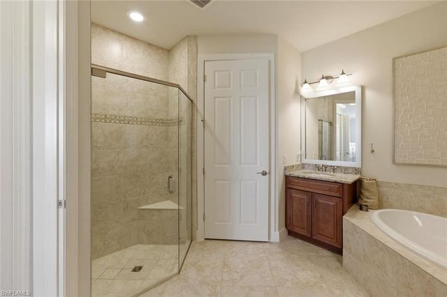 12049 Covent Garden CT 2001, Naples, FL 34120