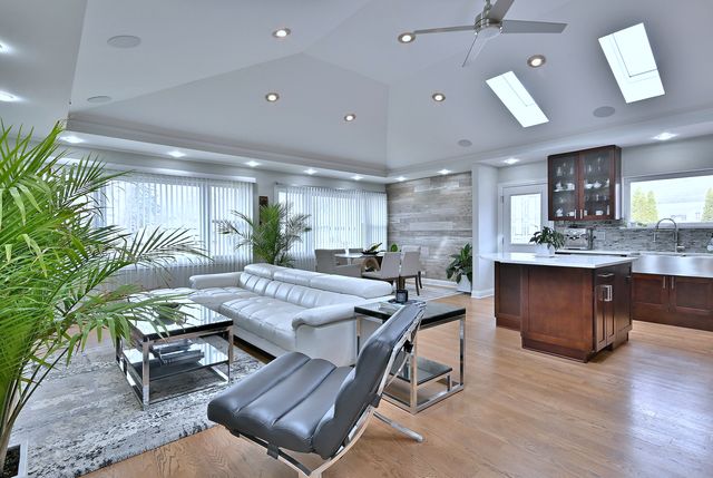 575 Bedford Lane, Des Plaines, IL 60016