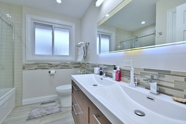 575 Bedford Lane, Des Plaines, IL 60016