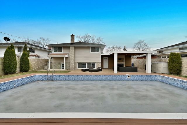 575 Bedford Lane, Des Plaines, IL 60016