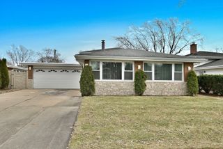 575 Bedford Lane, Des Plaines, IL 60016