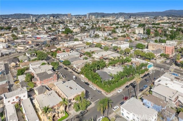 1701 S Bonnie Brae, Los Angeles, CA 90006