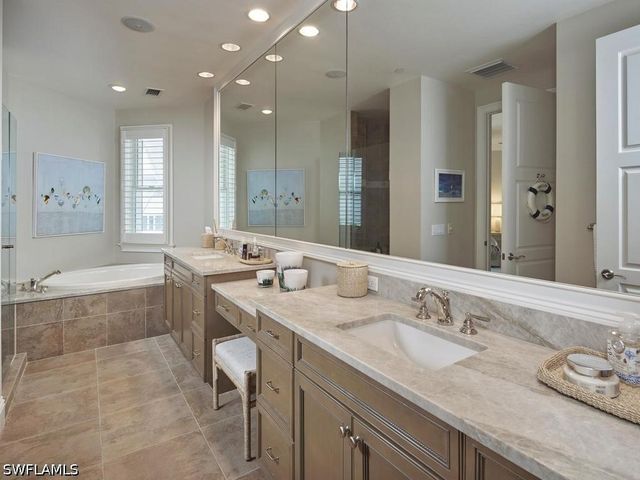 1001 10th AVE S D2, Naples, FL 34102