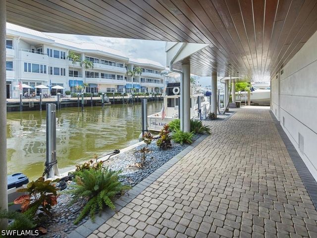 1001 10th AVE S D2, Naples, FL 34102