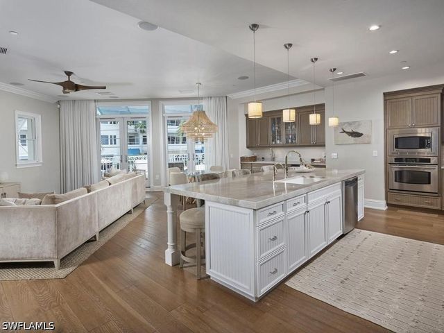 1001 10th AVE S D2, Naples, FL 34102