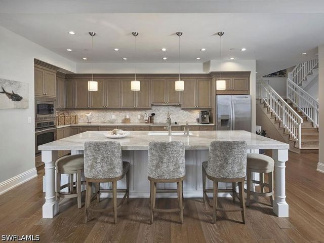 1001 10th AVE S D2, Naples, FL 34102