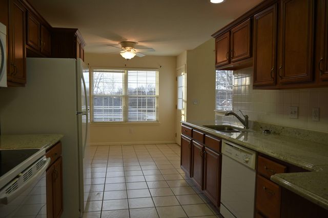 3811 PANTHER DR, Columbia, MO 65202