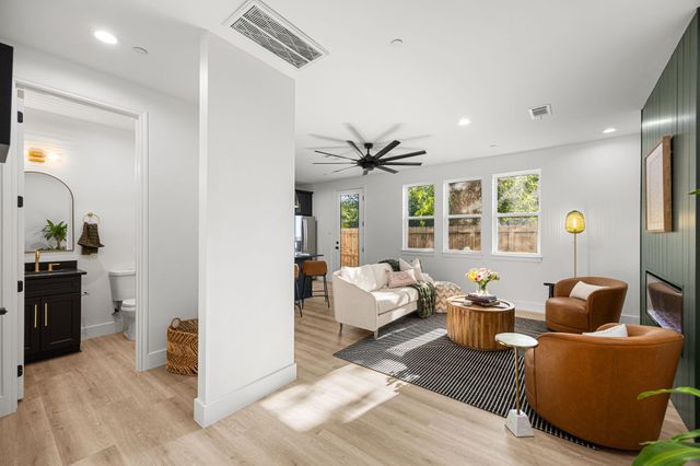 4611 Dewberry Street Street B, Houston, TX 77021