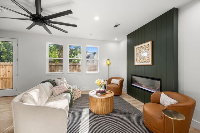 4611 Dewberry Street Street B, Houston, TX 77021