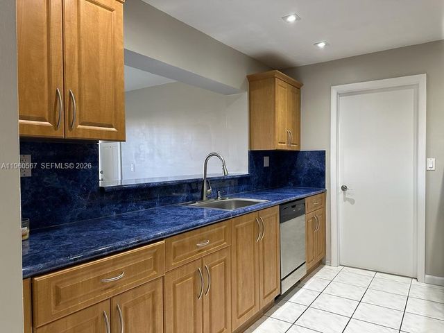 7700 SW 132nd Pl 7700, Miami, FL 33183