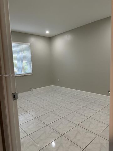 7700 SW 132nd Pl 7700, Miami, FL 33183