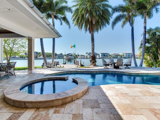 31 N PINE CIRCLE, Belleair, FL 33756