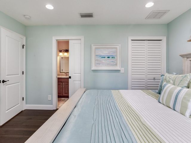 31 N PINE CIRCLE, Belleair, FL 33756