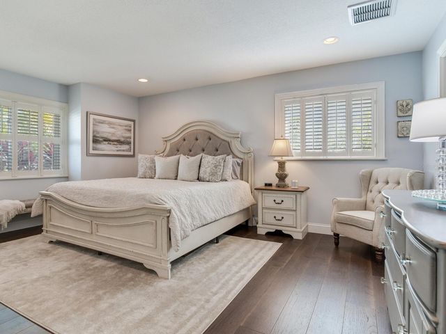 31 N PINE CIRCLE, Belleair, FL 33756