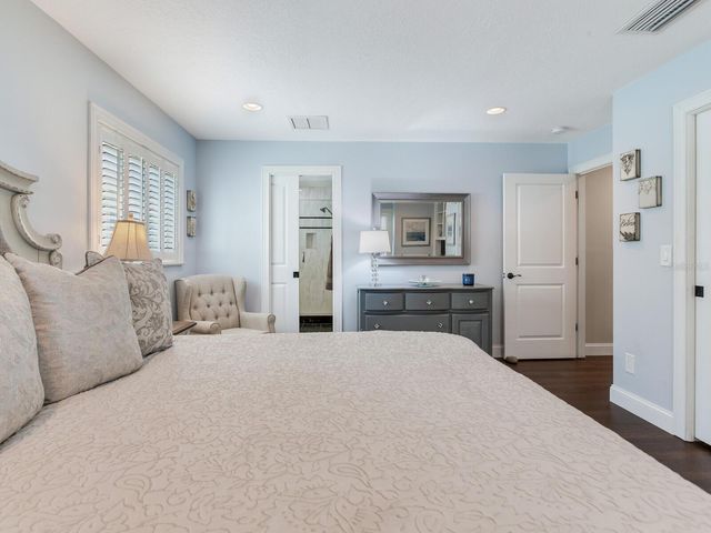 31 N PINE CIRCLE, Belleair, FL 33756