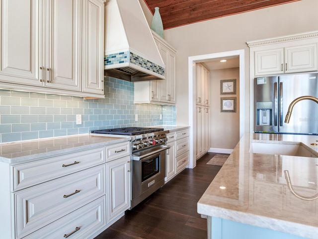 31 N PINE CIRCLE, Belleair, FL 33756