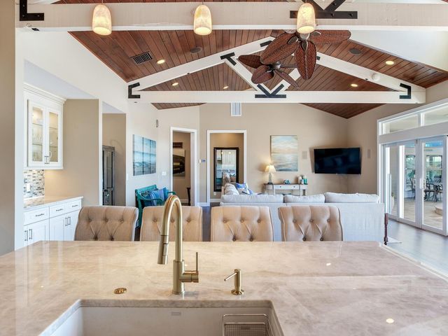 31 N PINE CIRCLE, Belleair, FL 33756