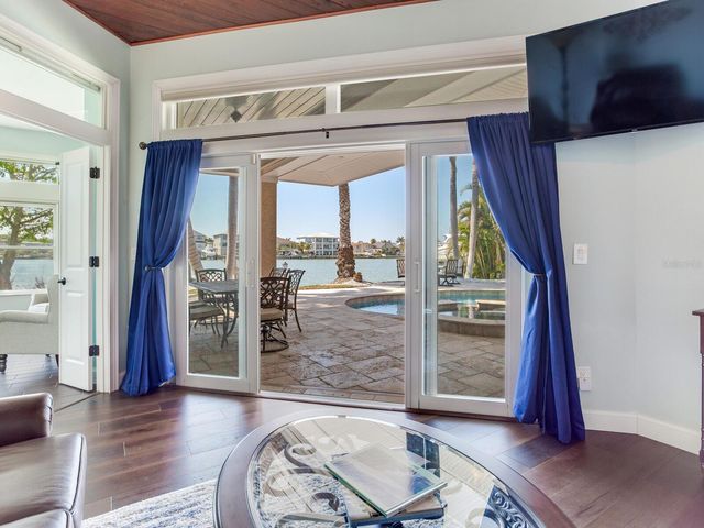 31 N PINE CIRCLE, Belleair, FL 33756