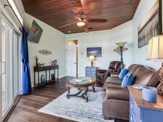 31 N PINE CIRCLE, Belleair, FL 33756