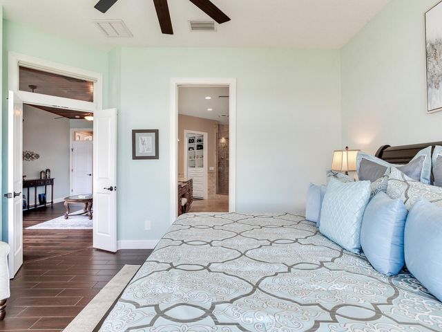 31 N PINE CIRCLE, Belleair, FL 33756