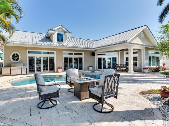 31 N PINE CIRCLE, Belleair, FL 33756
