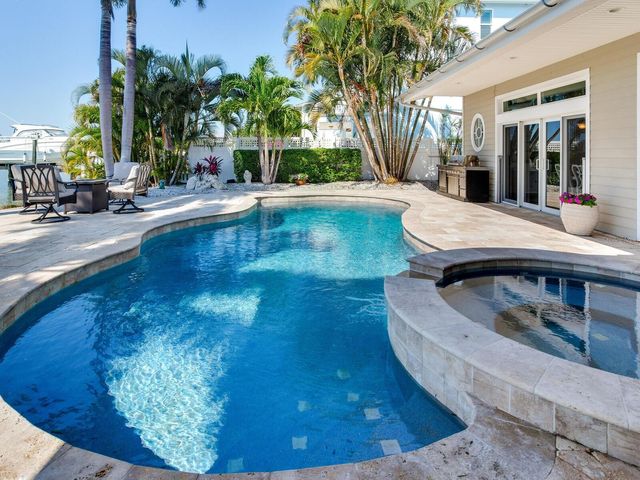 31 N PINE CIRCLE, Belleair, FL 33756