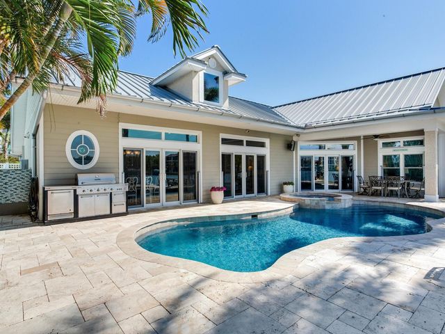 31 N PINE CIRCLE, Belleair, FL 33756